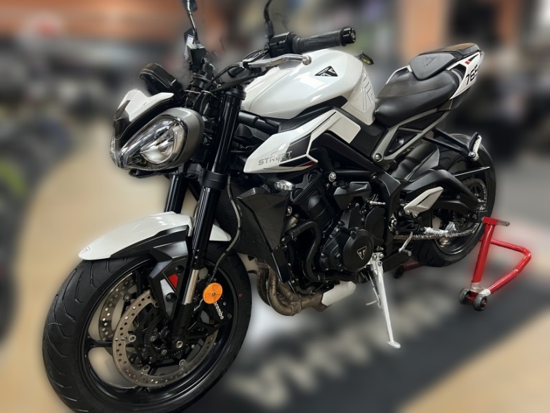2025 Triumph Street Triple 765 - 20 000 km - Náhled 4