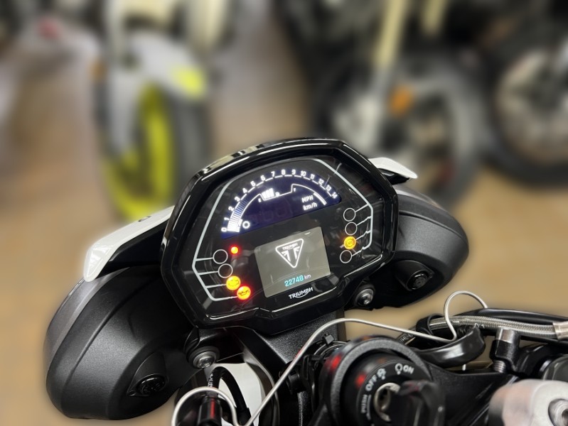 2025 Triumph Street Triple 765 - 20 000 km - Náhled 10