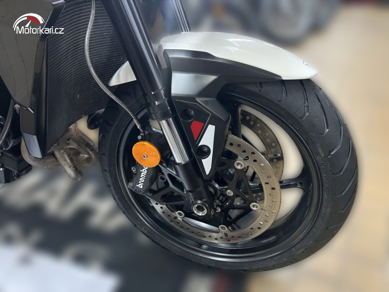 2025 Triumph Street Triple 765 - 20 000 km - Náhled 19