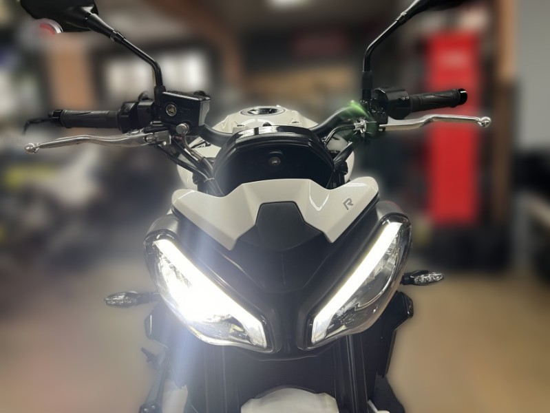 2025 Triumph Street Triple 765 - 20 000 km - Náhled 20