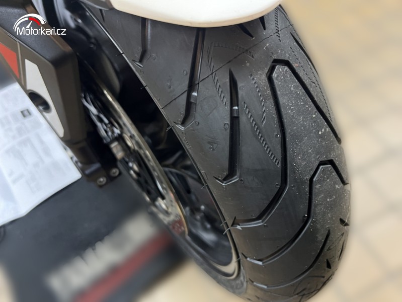2025 Triumph Street Triple 765 - 20 000 km - Náhled 21