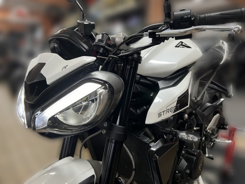 2025 Triumph Street Triple 765 - 20 000 km - Náhled 22