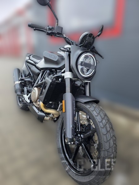 2019 Husqvarna Svartpilen 701 - 1 209 km - Náhled 2