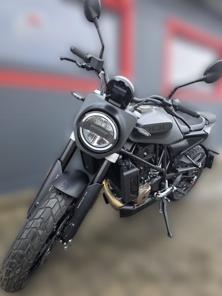 2019 Husqvarna Svartpilen 701 - 1 209 km - Náhled 13