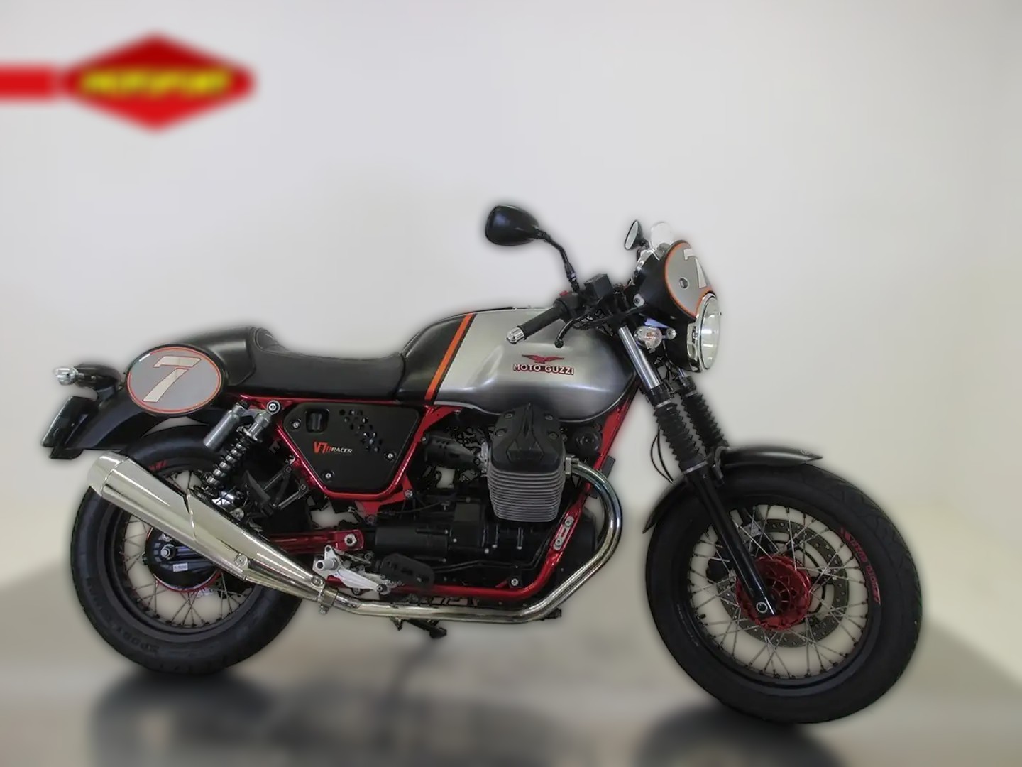 2018 Moto Guzzi V7 - 27 939 km - Náhled 4