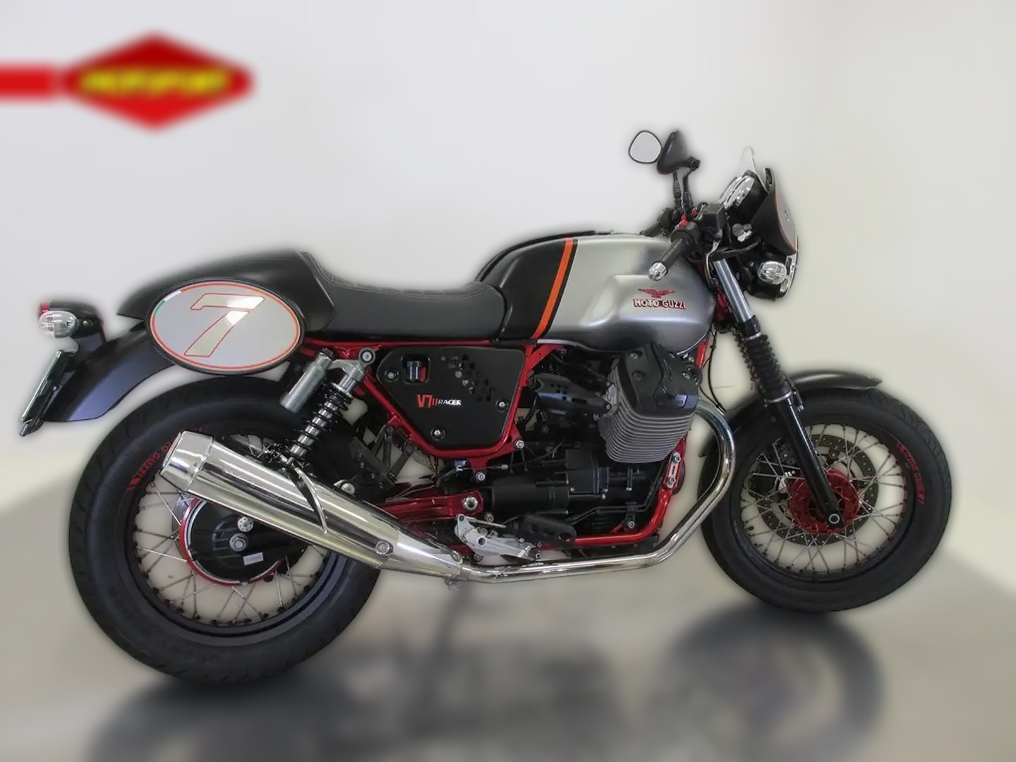 2018 Moto Guzzi V7 - 27 939 km - Náhled 16