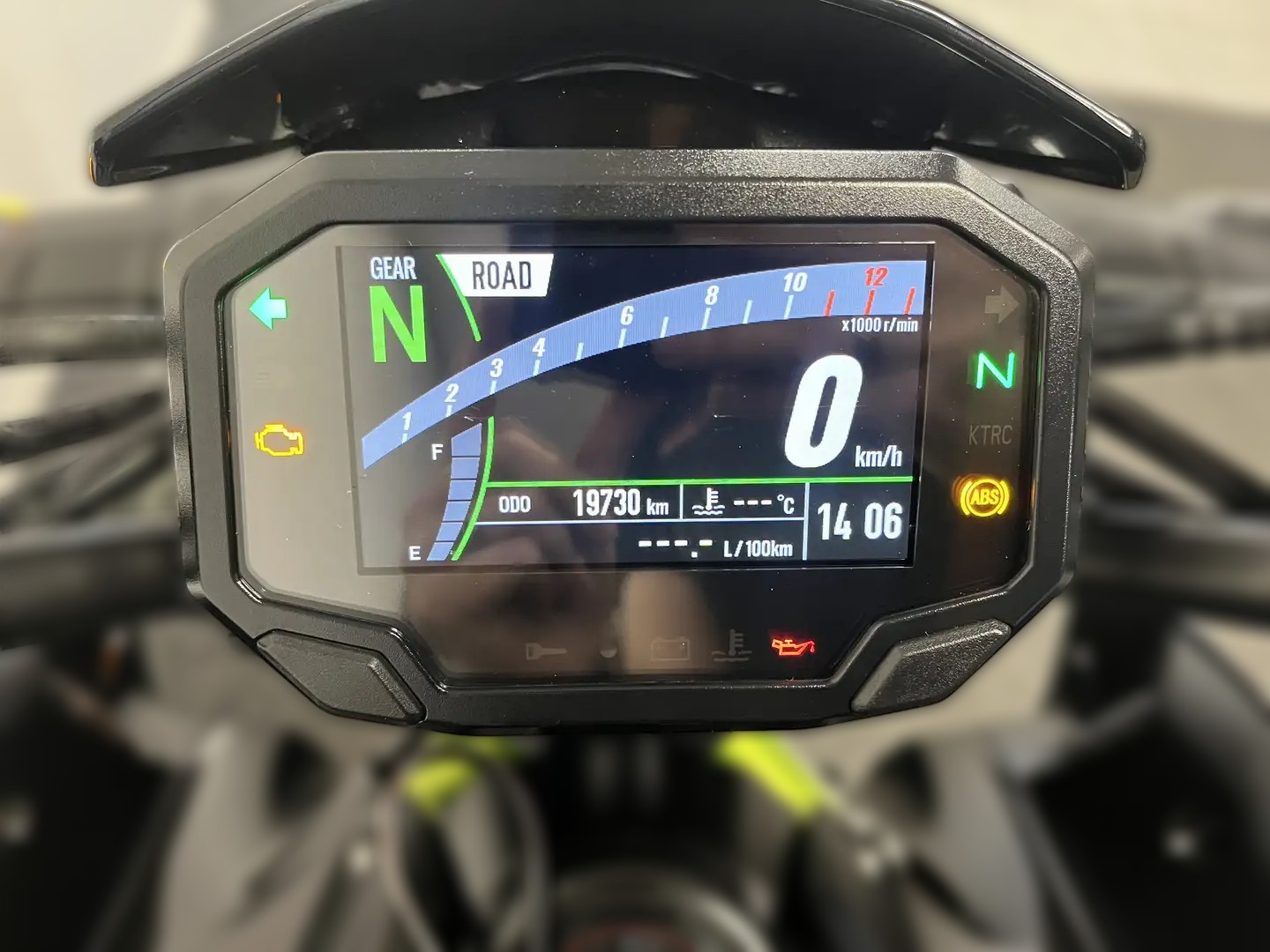 2021 Kawasaki Z900 - 19 730 km - Náhled 14