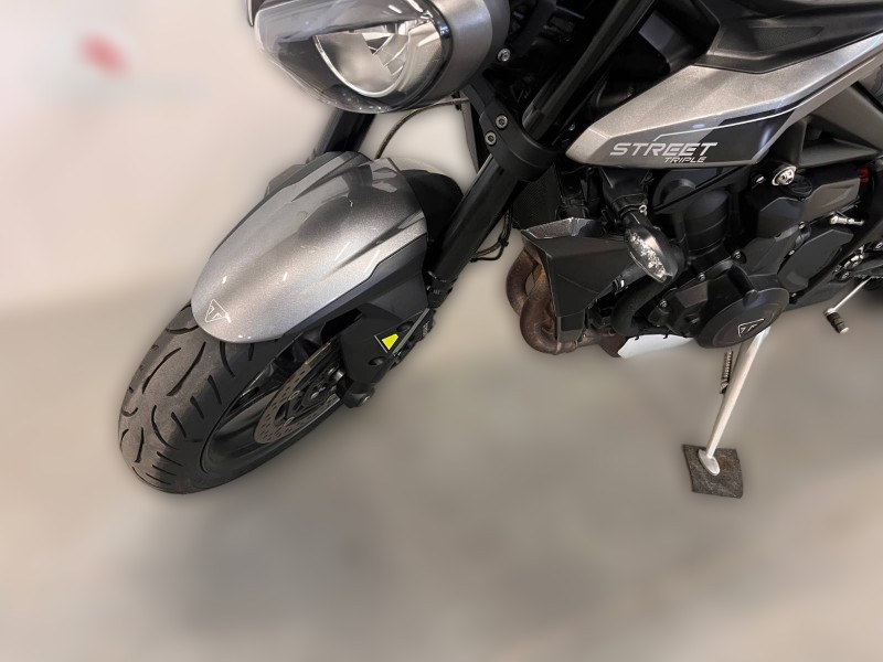 2023 Triumph Street Triple 765 - 20 000 km - Náhled 2