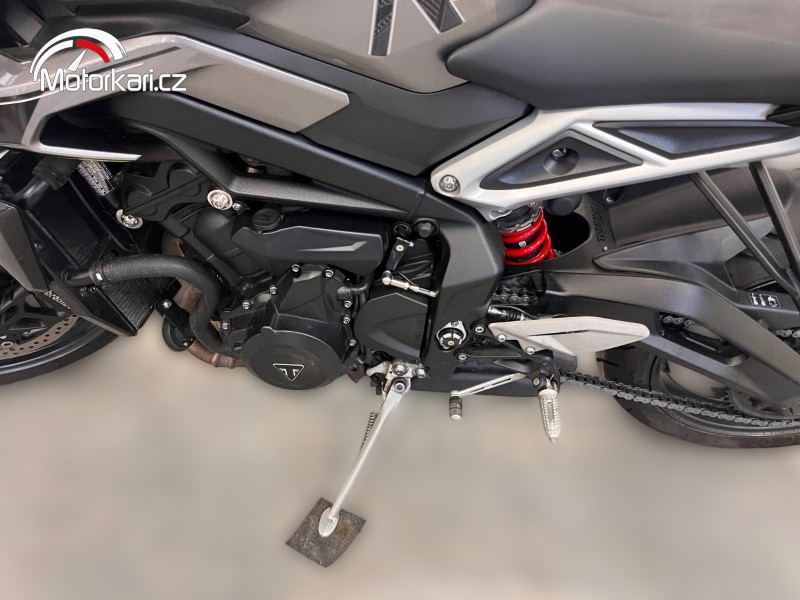 2023 Triumph Street Triple 765 - 20 000 km - Náhled 6