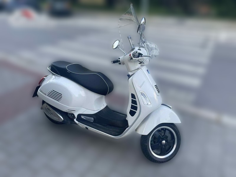 2015 Piaggio Vespa GTS - 25 000 km