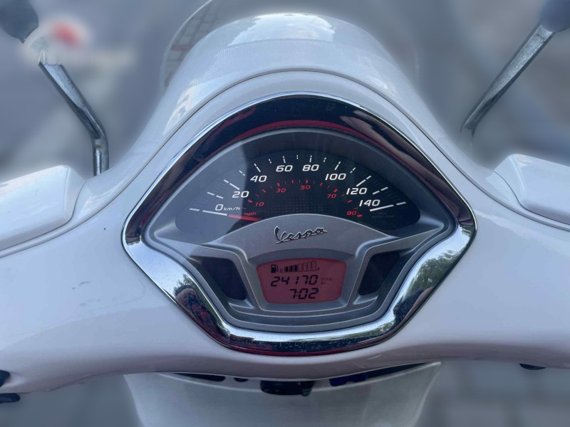 2015 Piaggio Vespa GTS - 25 000 km - Náhled 3