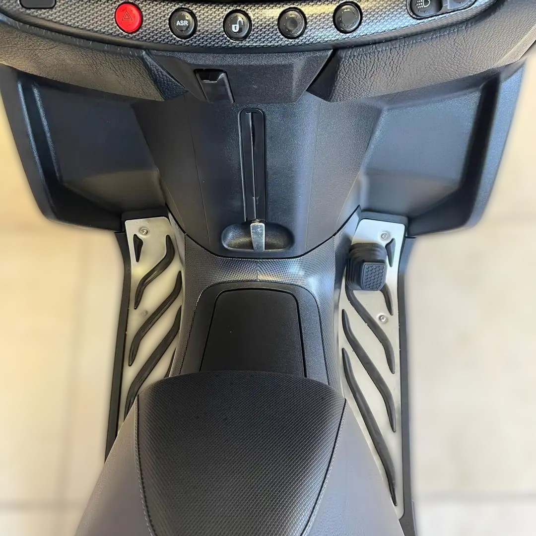 2021 Piaggio MP3 - 21 373 km - Náhled 8