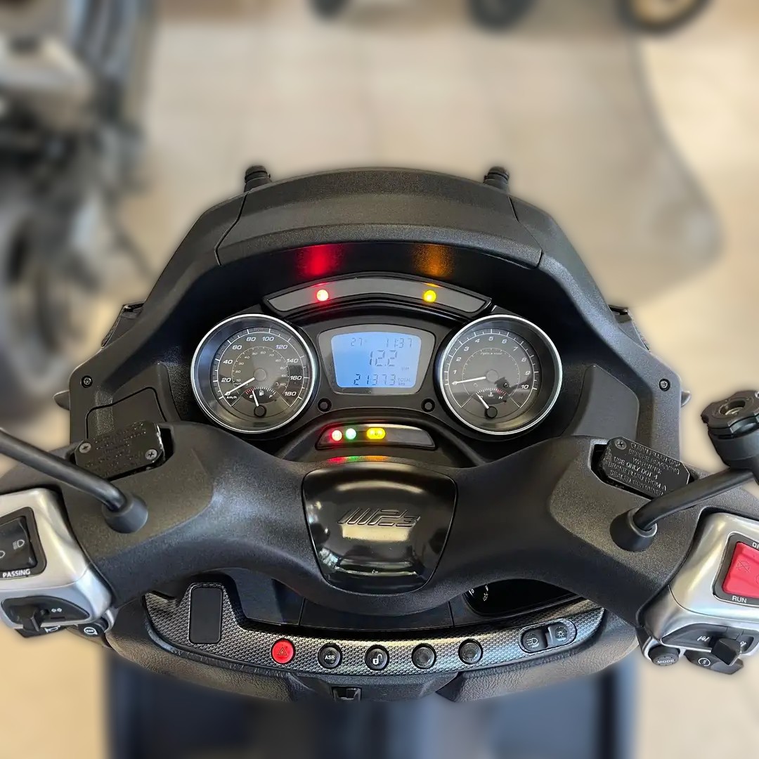 2021 Piaggio MP3 - 21 373 km - Náhled 19