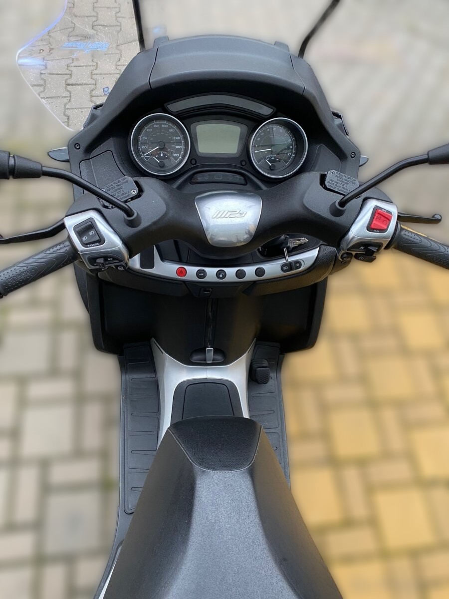 2021 Piaggio MP3 - 25 556 km - Náhled 3