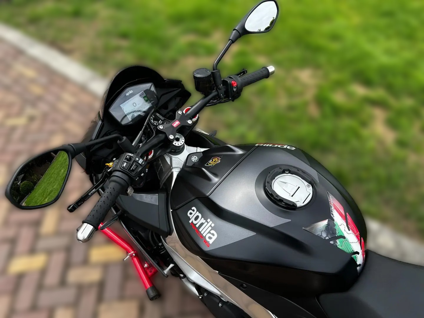 2020 Aprilia Tuono V4 - 17 331 km - Náhled 23