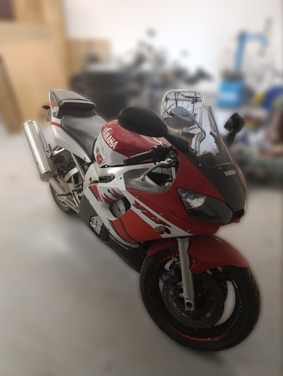 2000 Yamaha YZF-R6 - 54 000 km