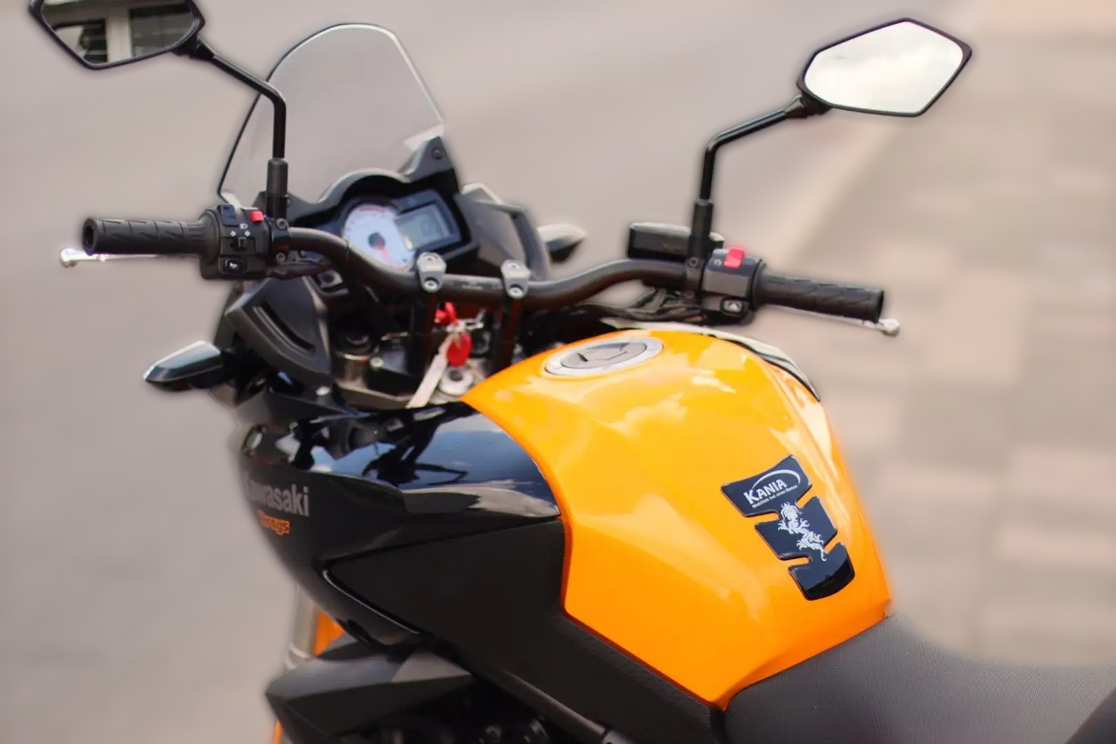 2016 Kawasaki Versys 650 - 9 900 km - Náhled 11