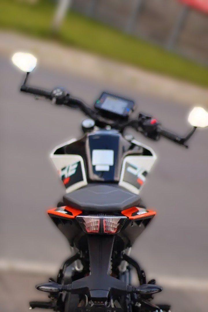 2025 KTM 125 Duke - 2 700 km - Náhled 9