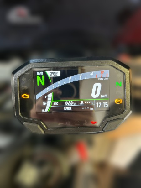 2024 Kawasaki Z900 - 6 600 km - Náhled 26