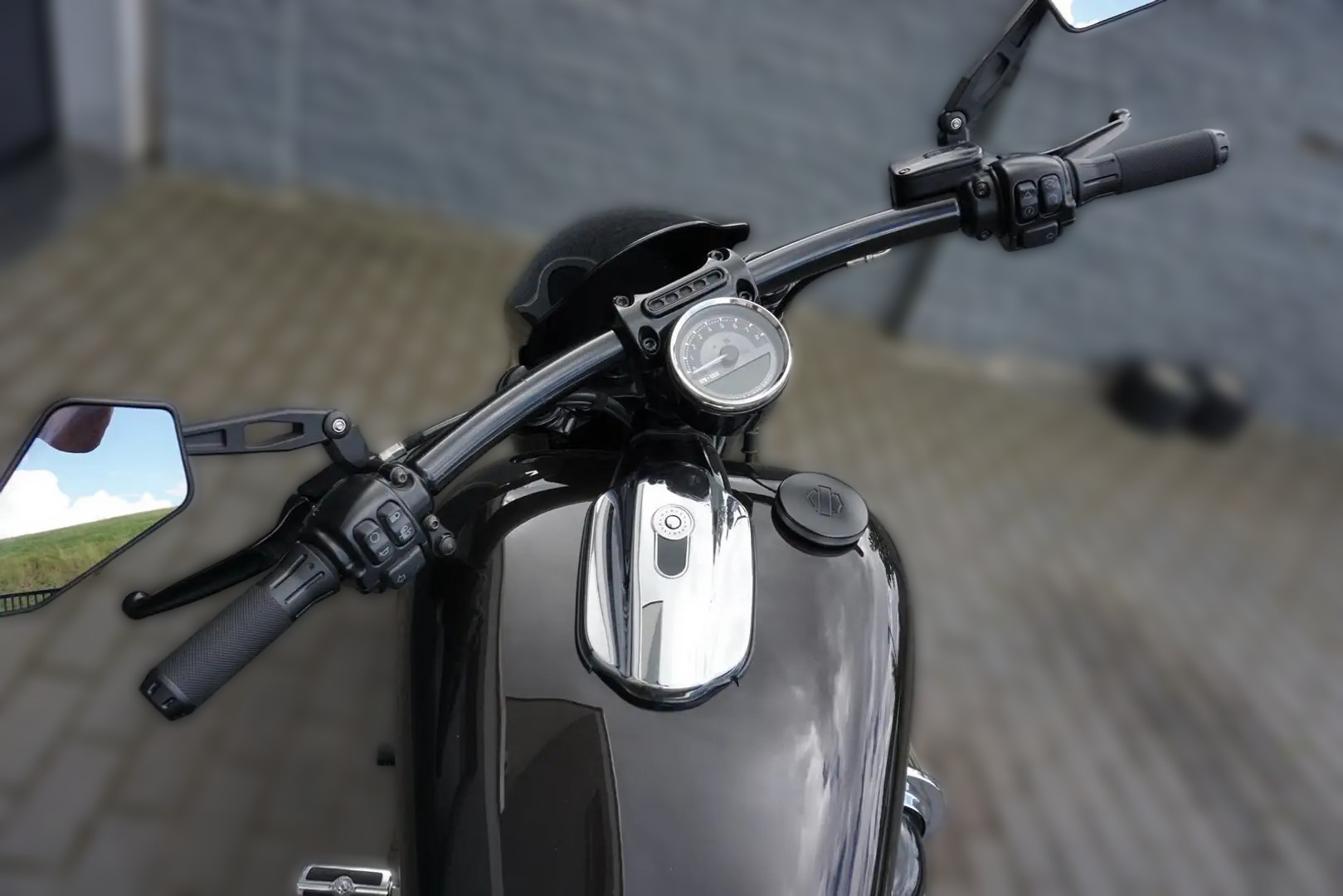 2017 Harley-Davidson Harley-Davidson Softail - 9 240 km - Náhled 24