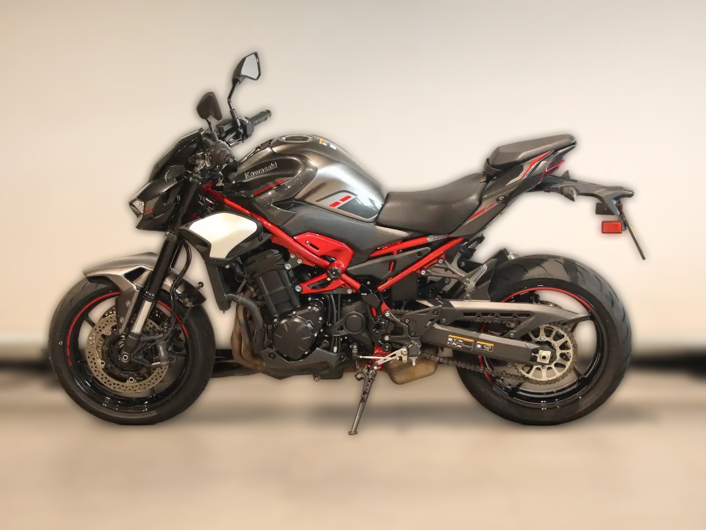 2025 Kawasaki Z900 - 11 667 km - Náhled 17