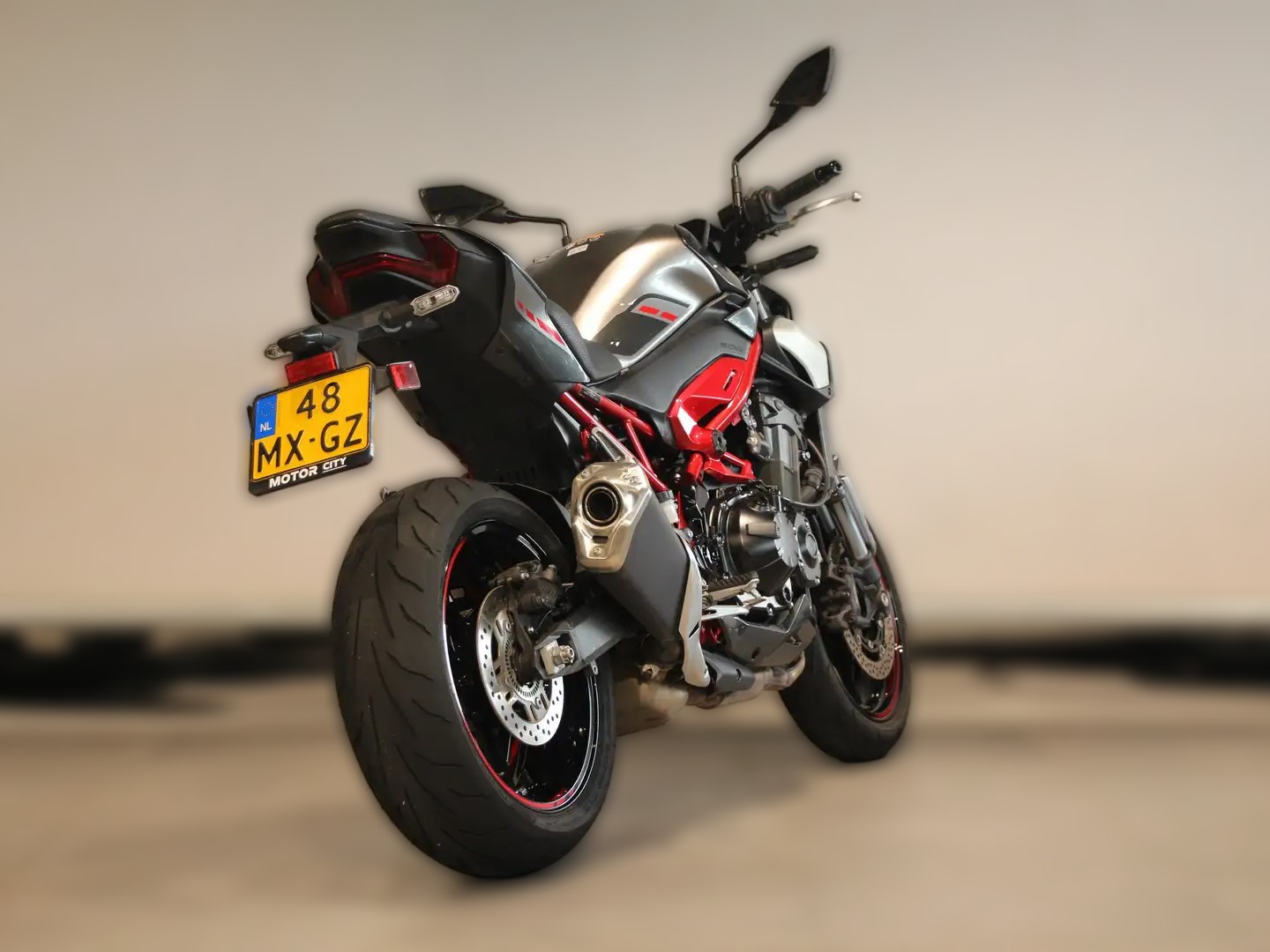 2025 Kawasaki Z900 - 11 667 km - Náhled 19