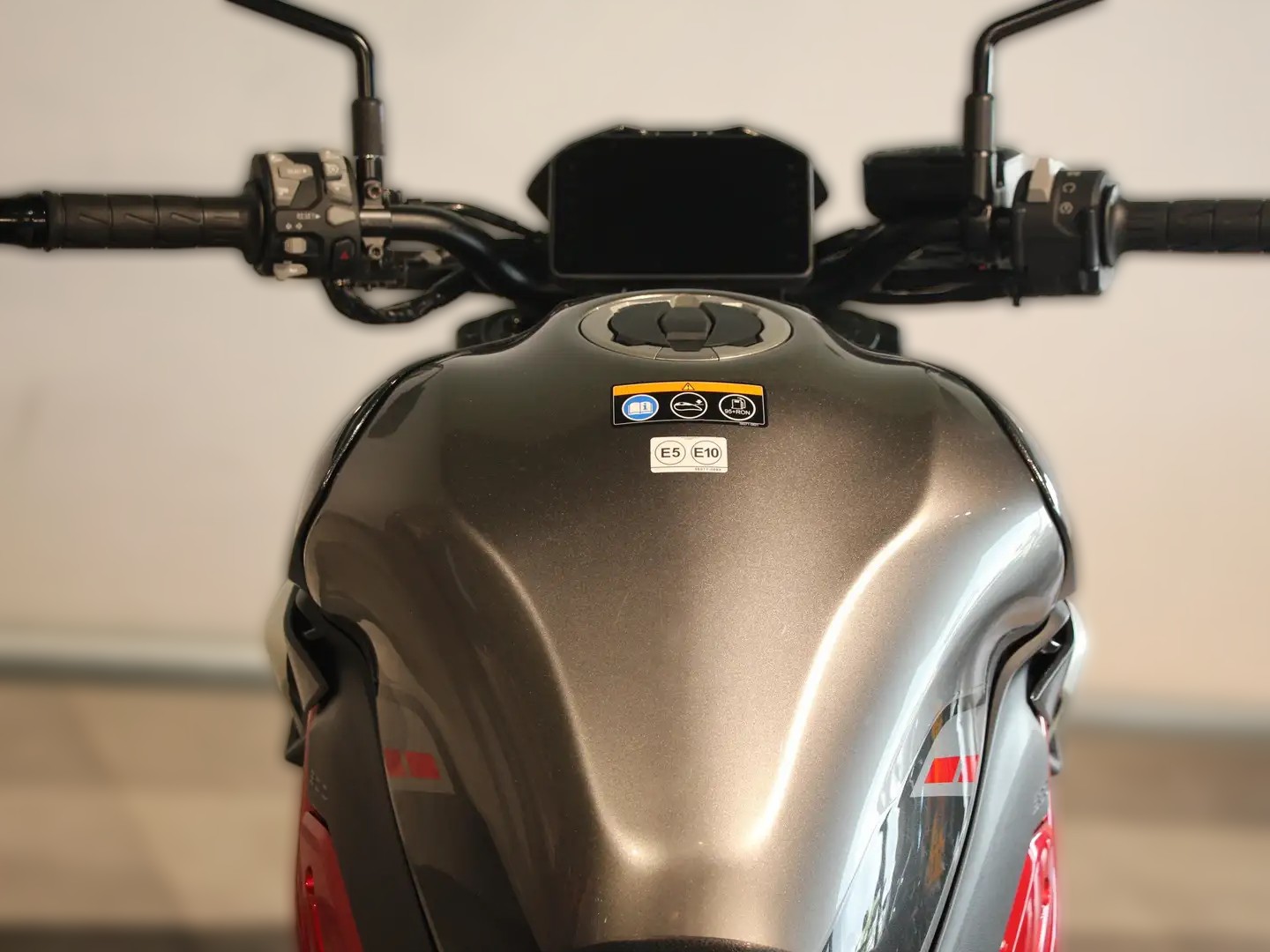 2025 Kawasaki Z900 - 11 667 km - Náhled 22