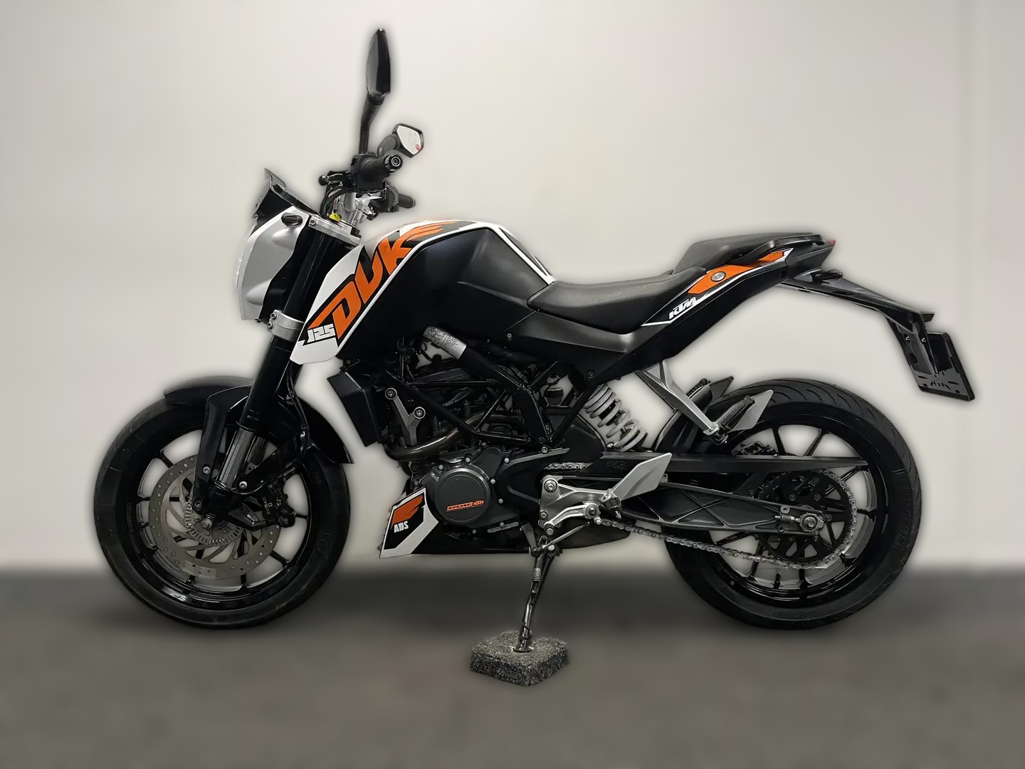 2016 KTM 125 Duke - 19 653 km - Náhled 13