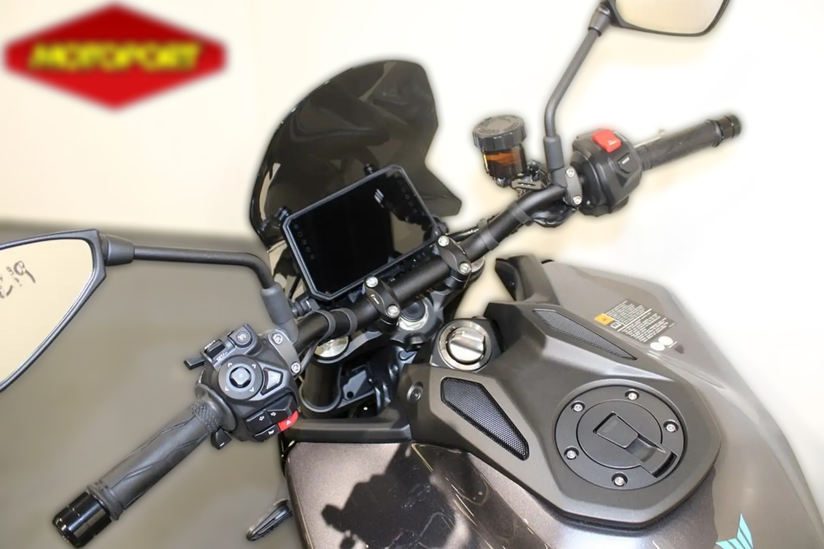 2025 Yamaha MT-09 - 1 426 km - Náhled 12