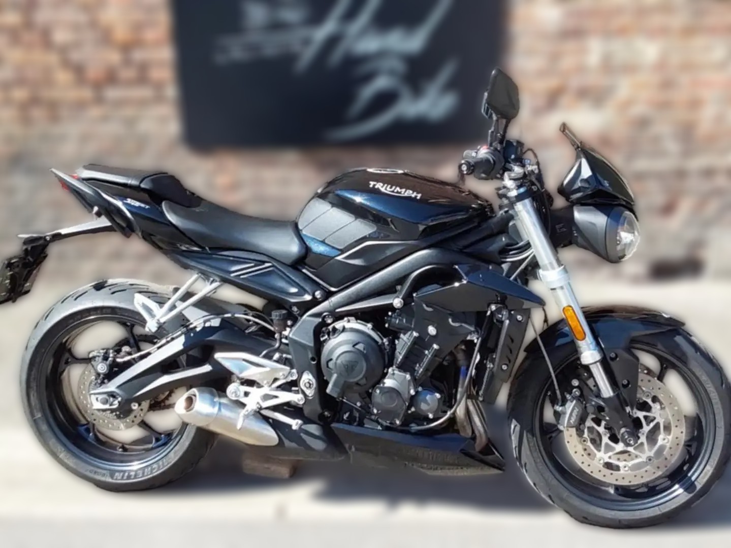 2020 Triumph Street Triple 765 - 18 500 km - Náhled 6