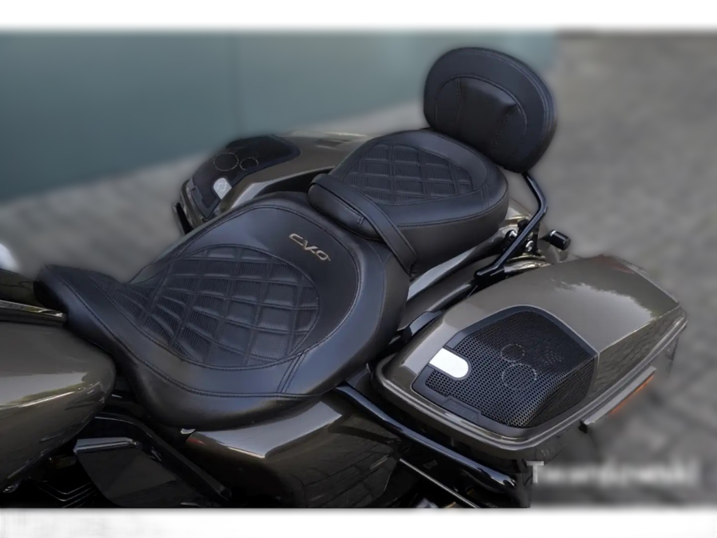 2024 Harley-Davidson Touring - 8 999 km - Náhled 3