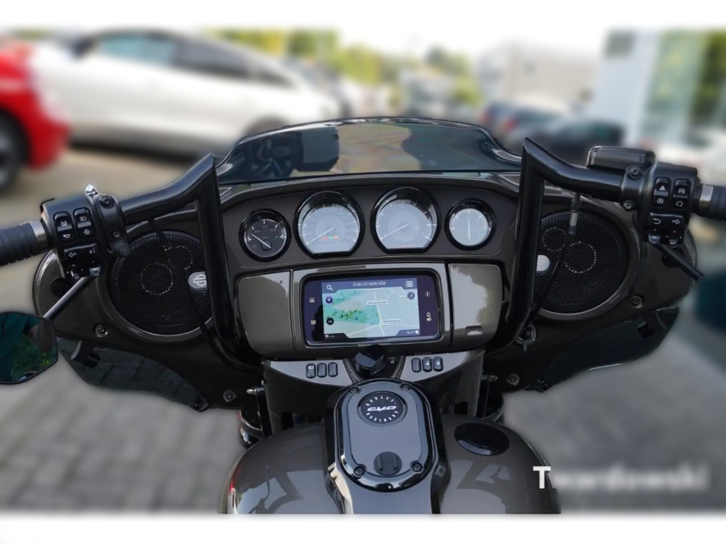 2024 Harley-Davidson Touring - 8 999 km - Náhled 4