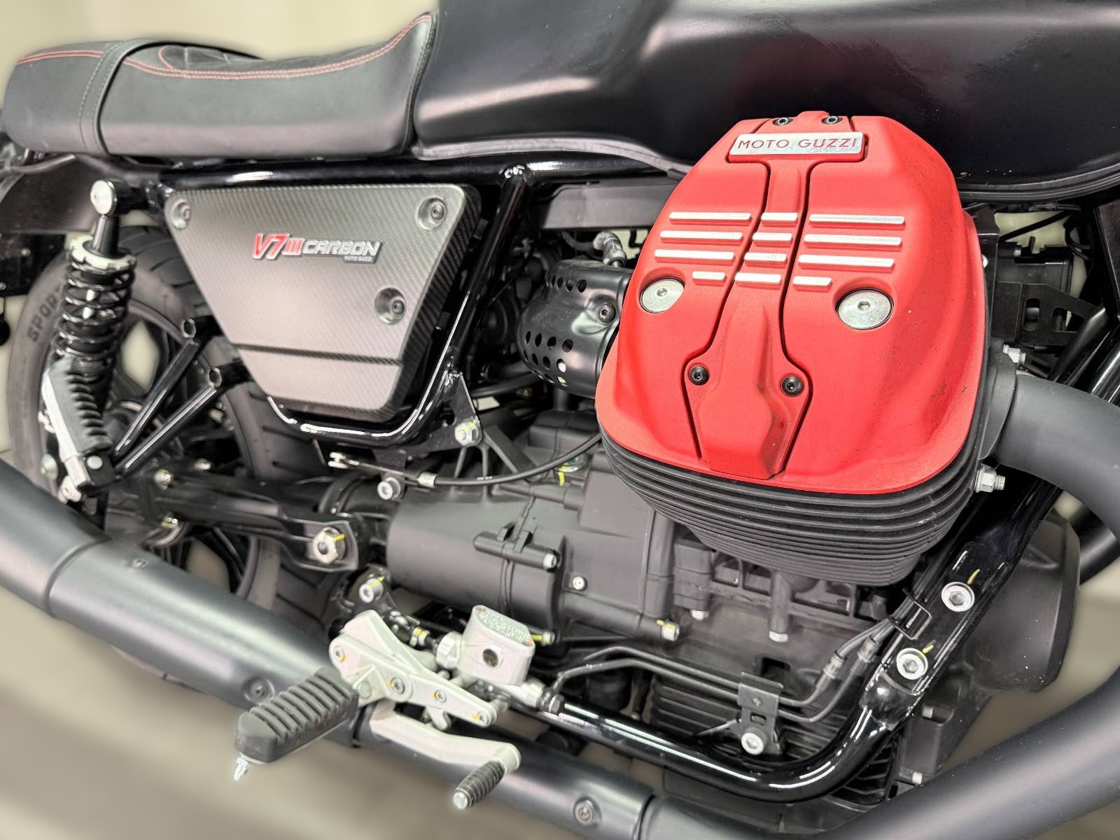 2020 Moto Guzzi V7 - 5 145 km - Náhled 16