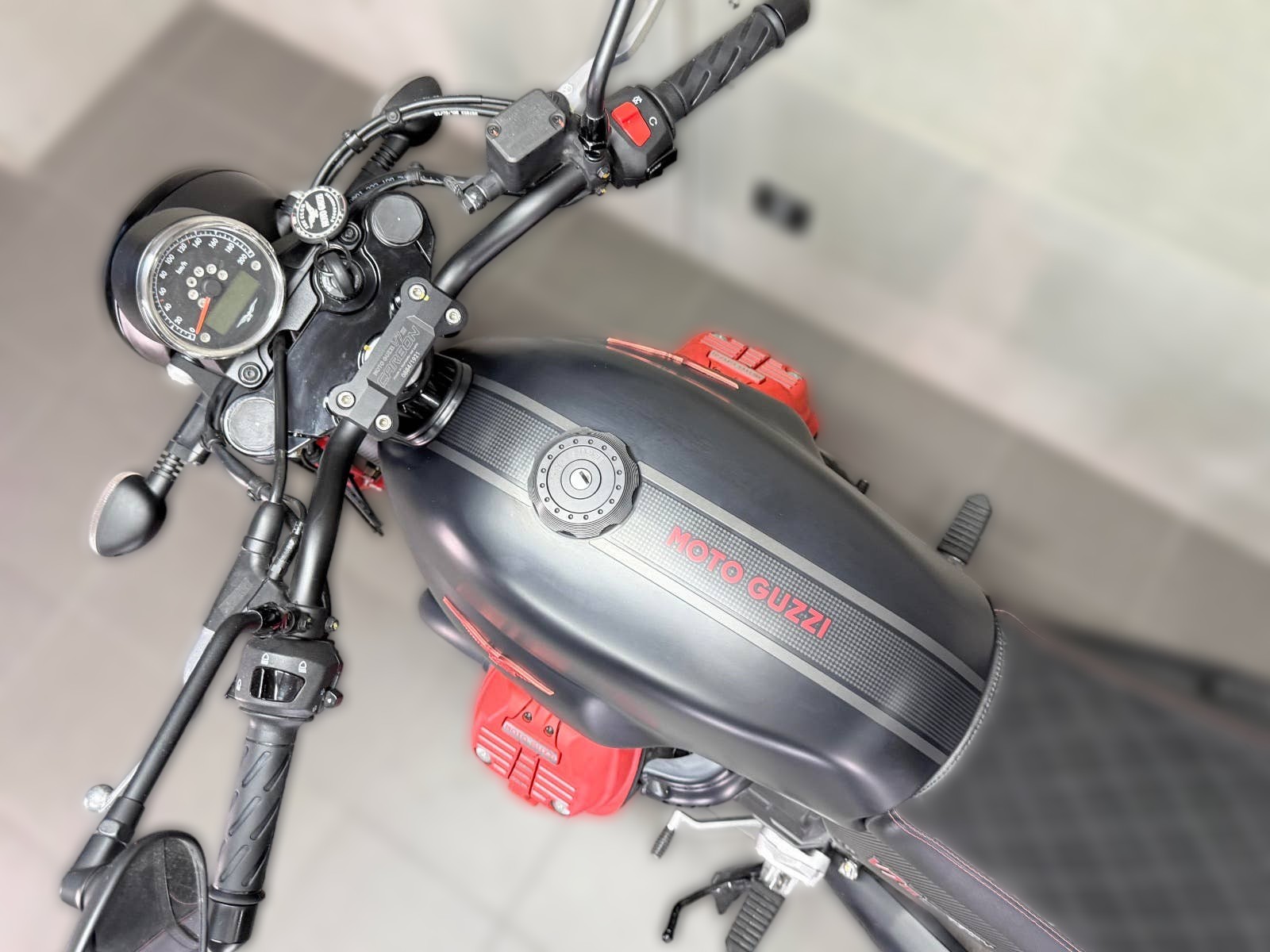 2020 Moto Guzzi V7 - 5 145 km - Náhled 23