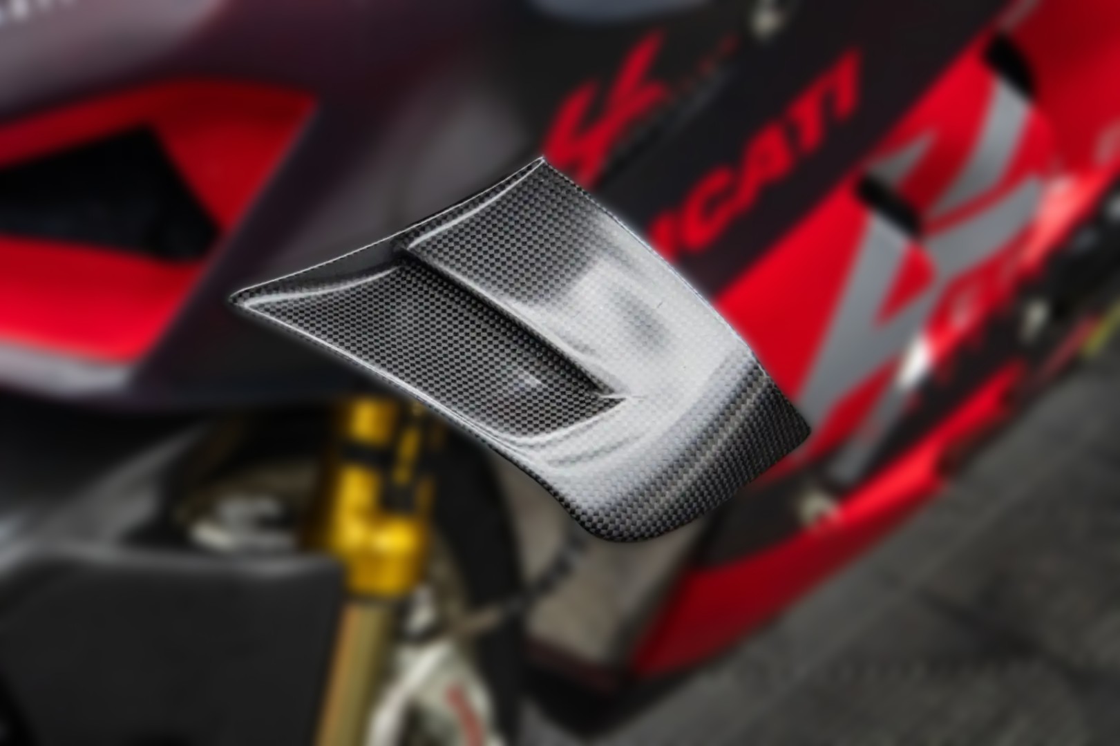 2024 Ducati Panigale V4 - 3 500 km - Náhled 22