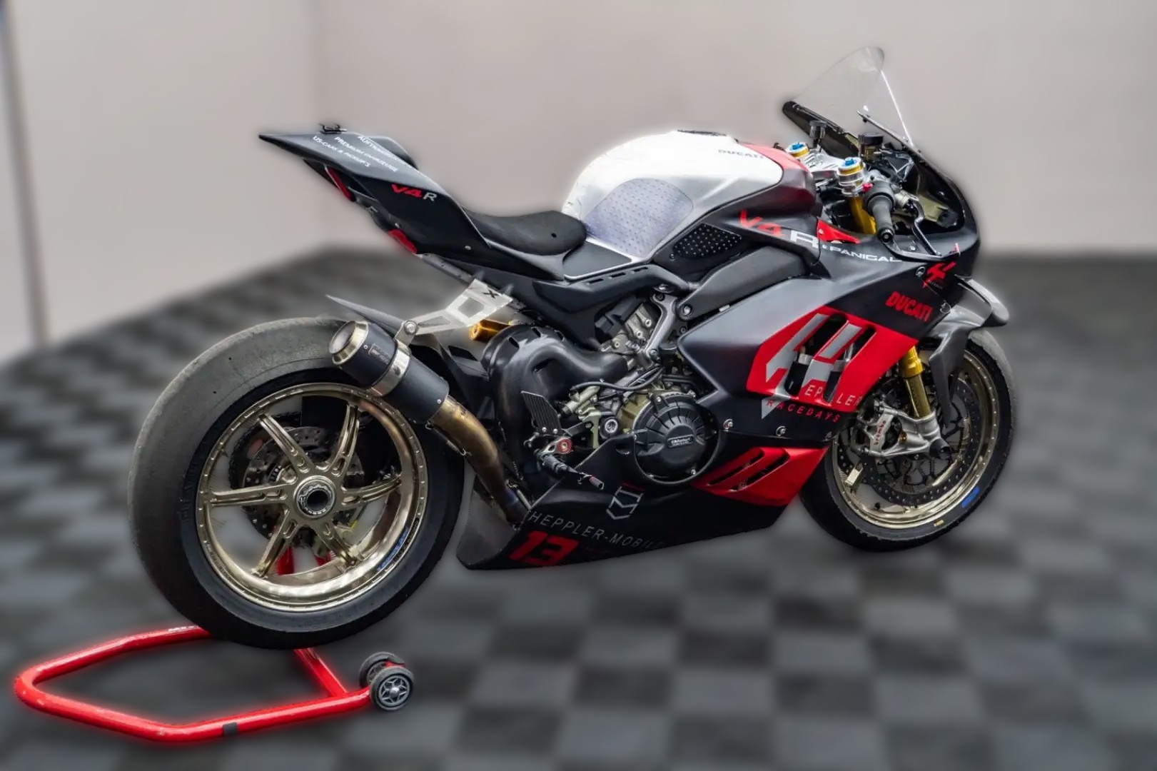 2024 Ducati Panigale V4 - 3 500 km - Náhled 33