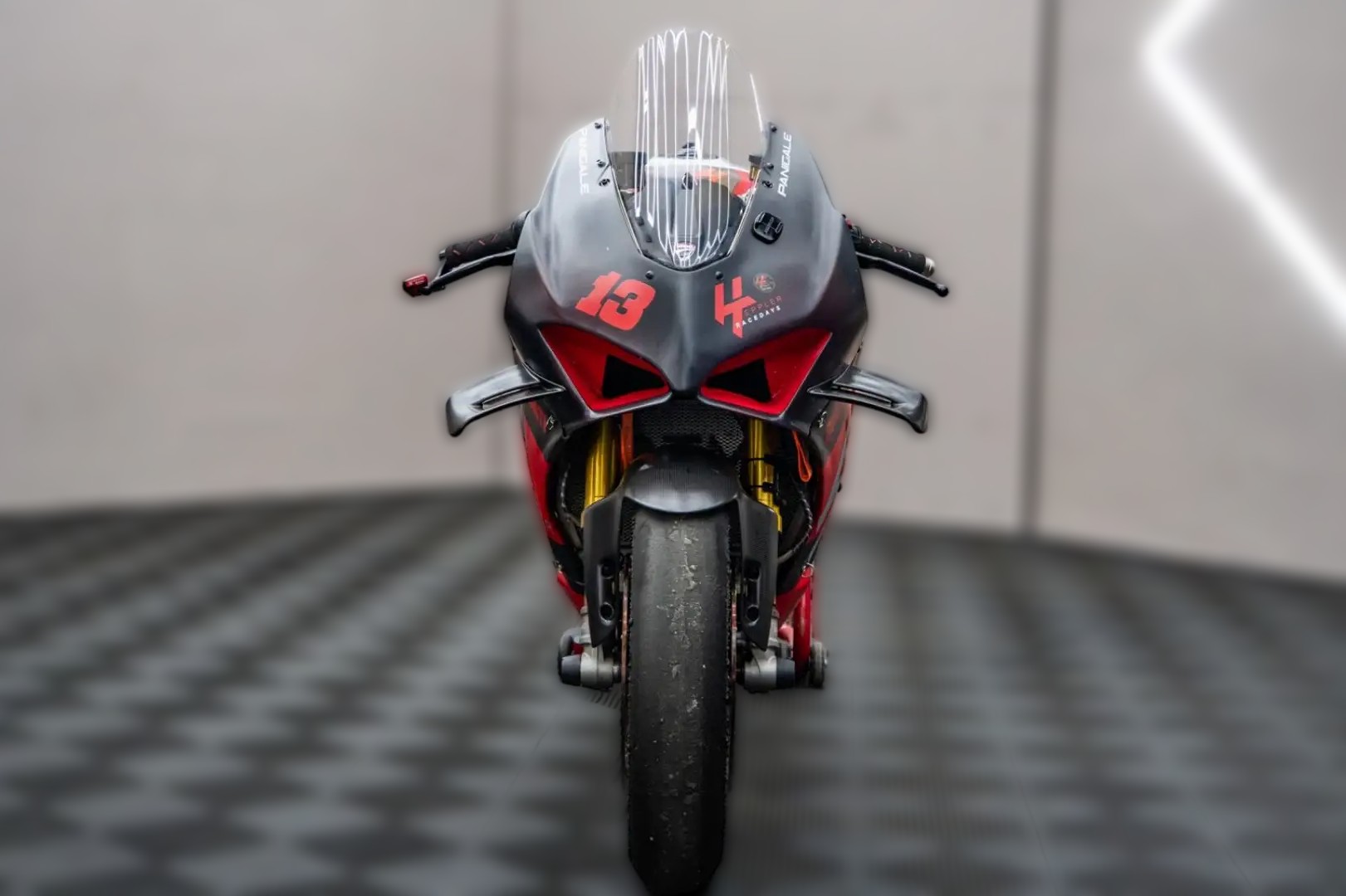 2024 Ducati Panigale V4 - 3 500 km - Náhled 36