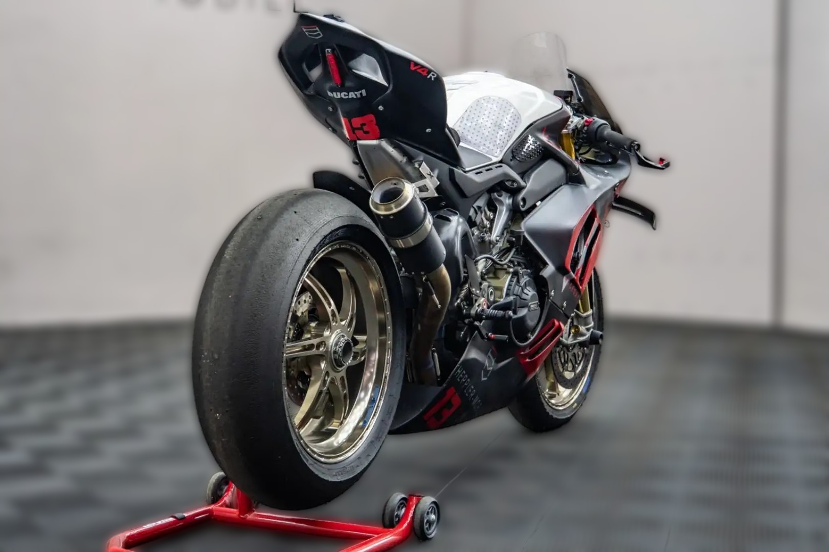 2024 Ducati Panigale V4 - 3 500 km - Náhled 37