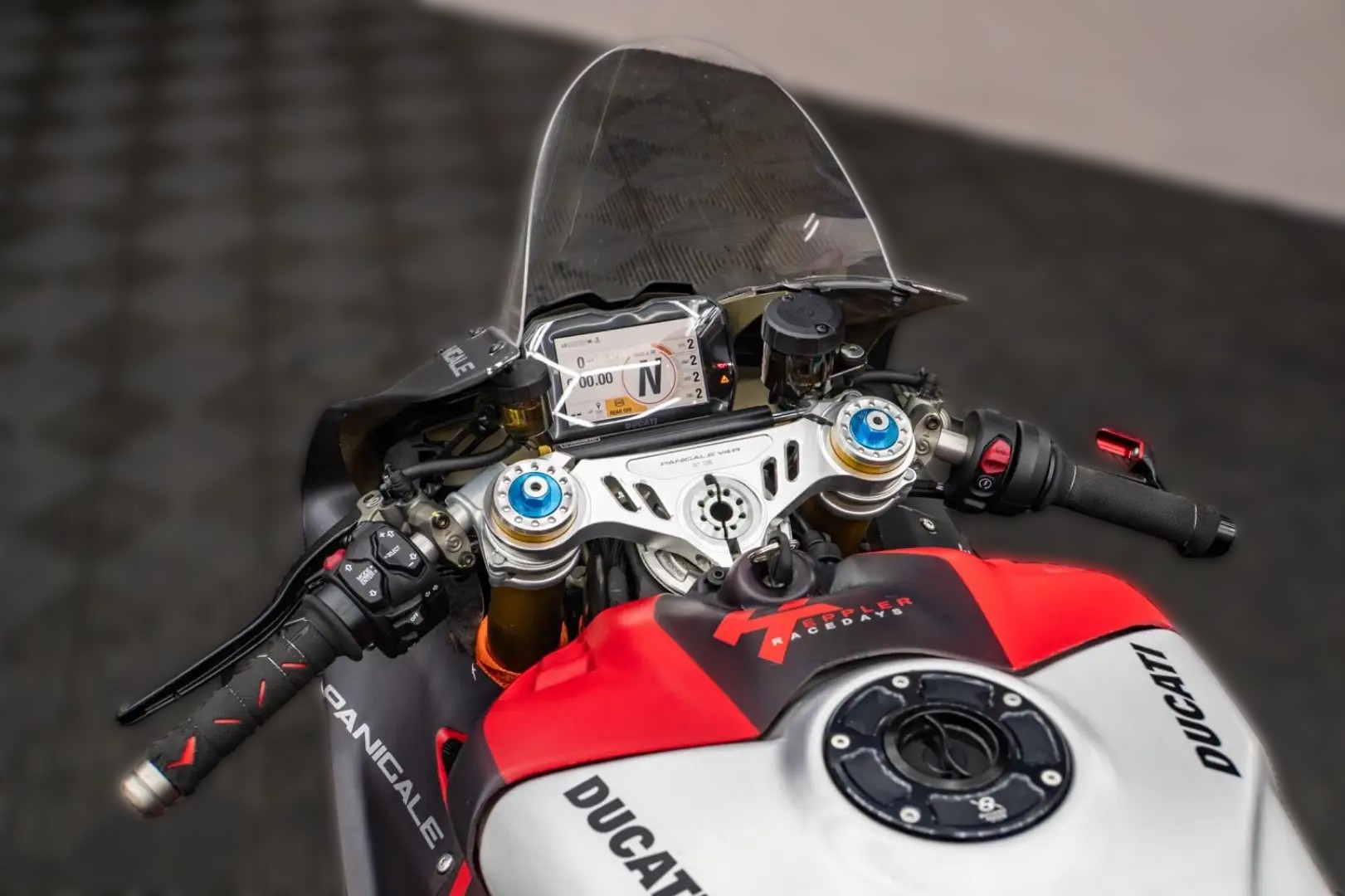 2024 Ducati Panigale V4 - 3 500 km - Náhled 45