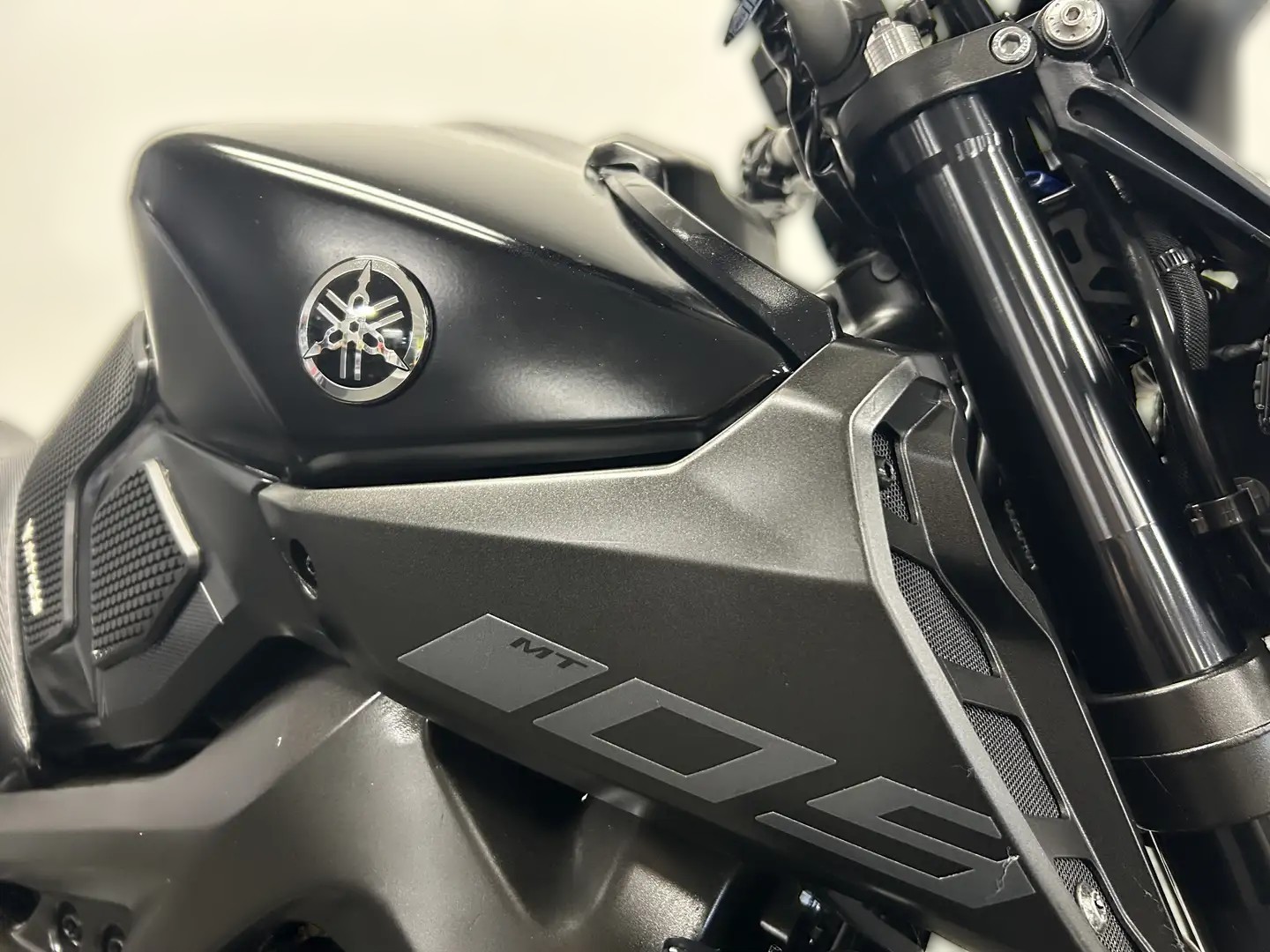 2017 Yamaha MT-09 - 18 438 km - Náhled 11
