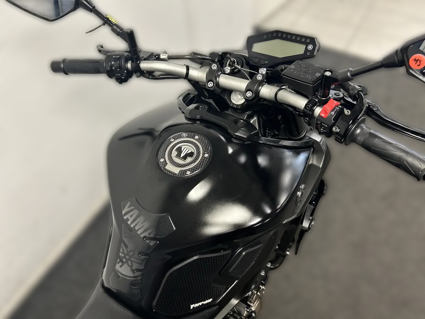 2017 Yamaha MT-09 - 18 438 km - Náhled 24