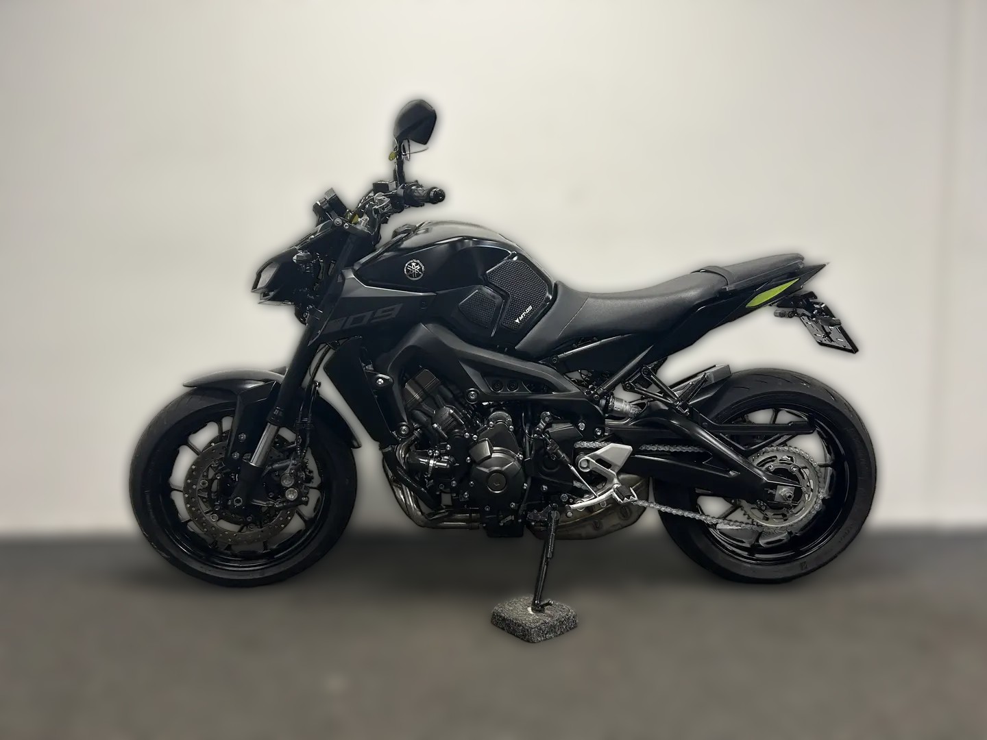 2017 Yamaha MT-09 - 18 438 km - Náhled 28