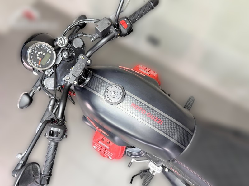 2020 Moto Guzzi V7 - 5 145 km - Náhled 10