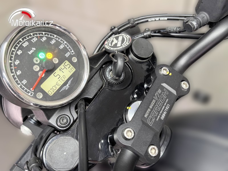 2020 Moto Guzzi V7 - 5 145 km - Náhled 24