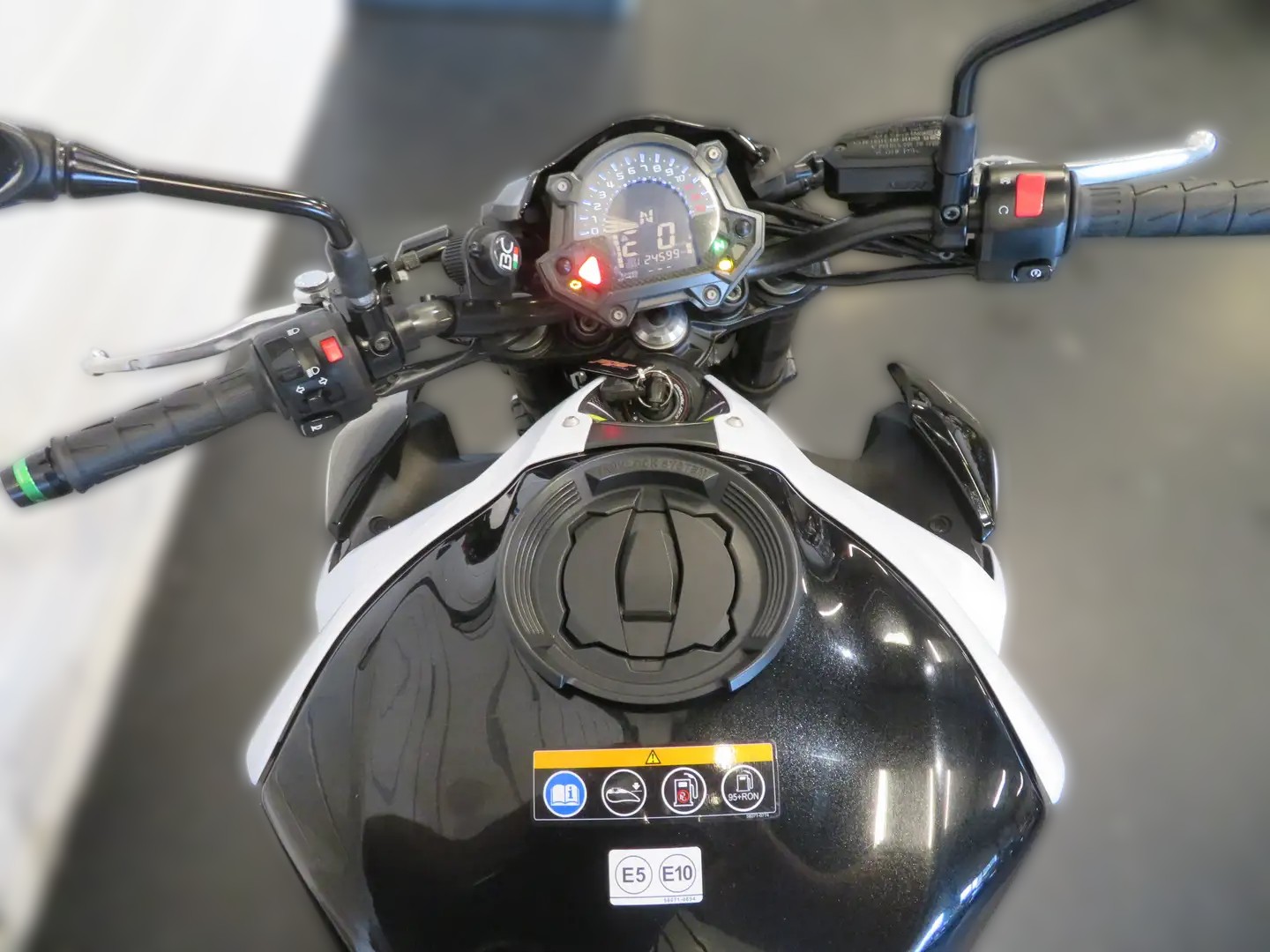 2019 Kawasaki Z900 - 24 500 km - Náhled 12
