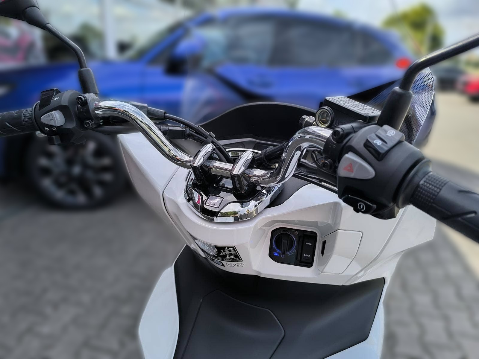 2021 Honda PCX 125 - 3 600 km - Náhled 13