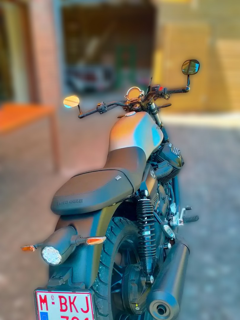 2022 Moto Guzzi V7 - 1 100 km - Náhled 7