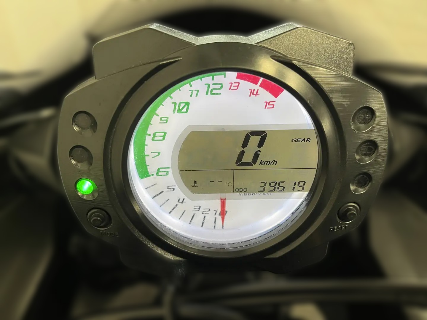 2008 Kawasaki Ninja ZX-10R - 39 619 km - Náhled 13