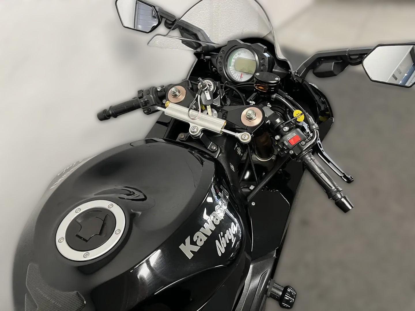 2008 Kawasaki Ninja ZX-10R - 39 619 km - Náhled 15