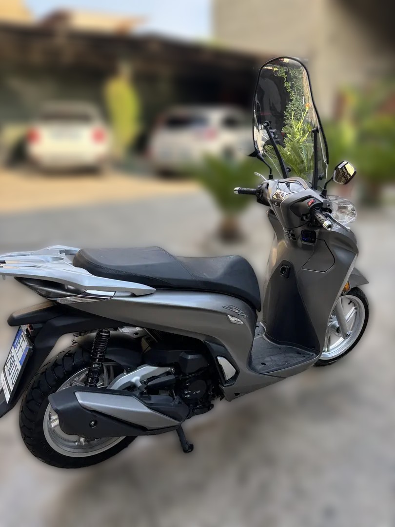 2023 Honda Forza 350 - 7 200 km - Náhled 8